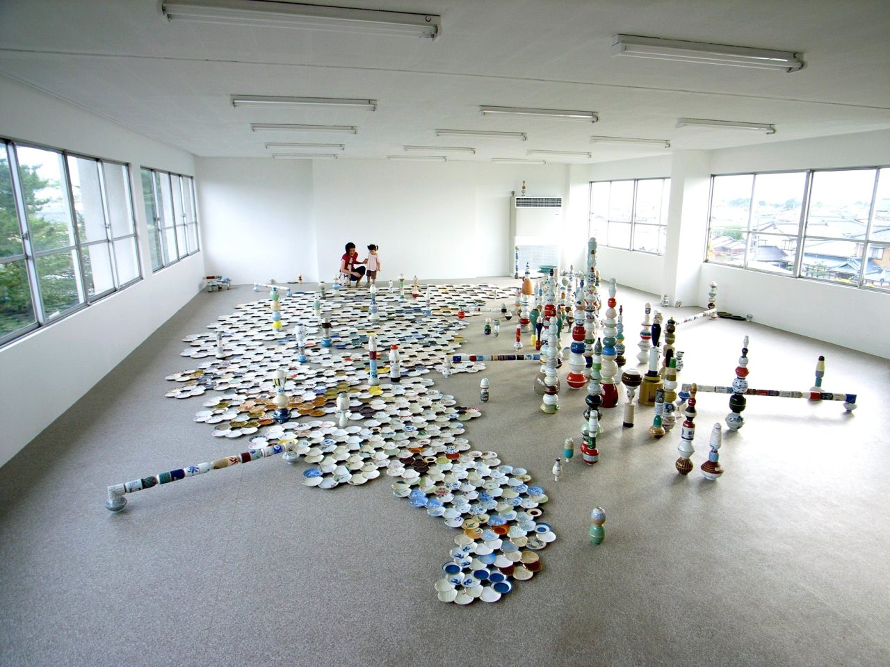 メイン写真：岸本真之 水と土の芸術祭作品 最後のおひろめ展 「ByeByeつぎつぎきんつぎ」（市民プロジェクト in ゆいぽーと）