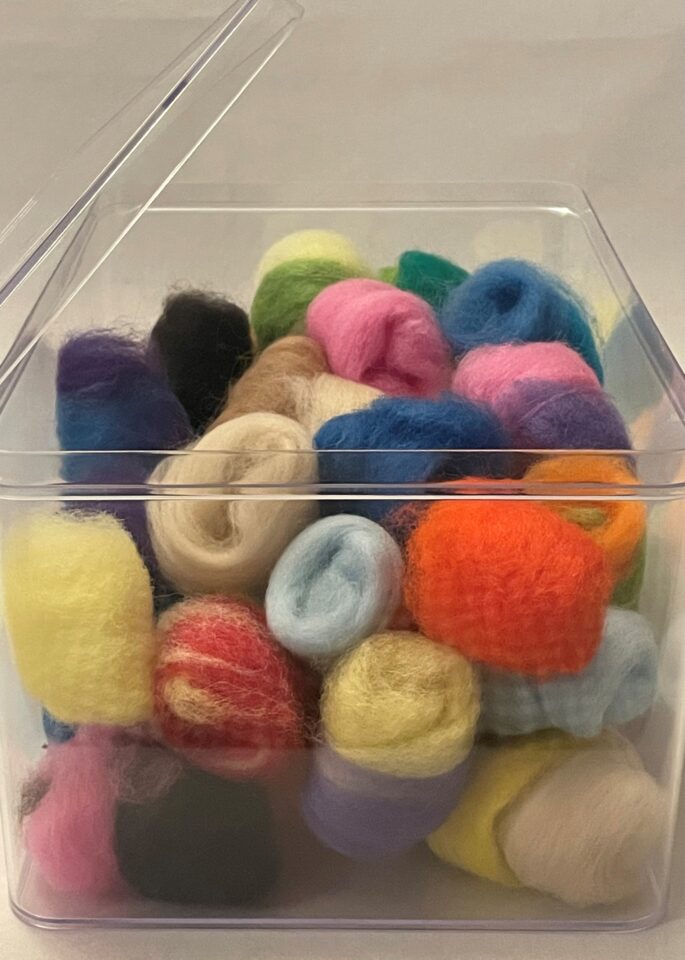 メイン写真：茶話会「あわい座」｜AIRアーティスト：丸山千香子